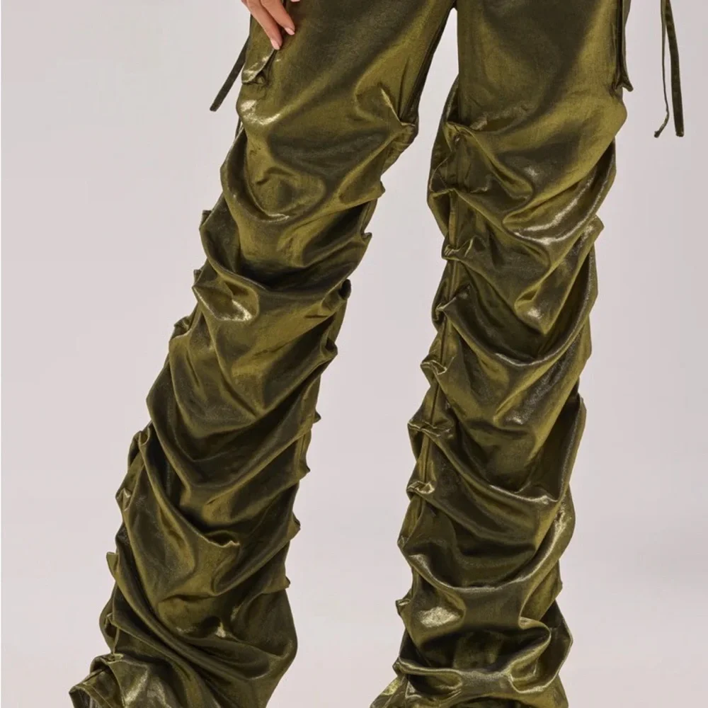 AKIRA Olive Green Ruched Cargo Skinny Pants - Picture 8 of 10